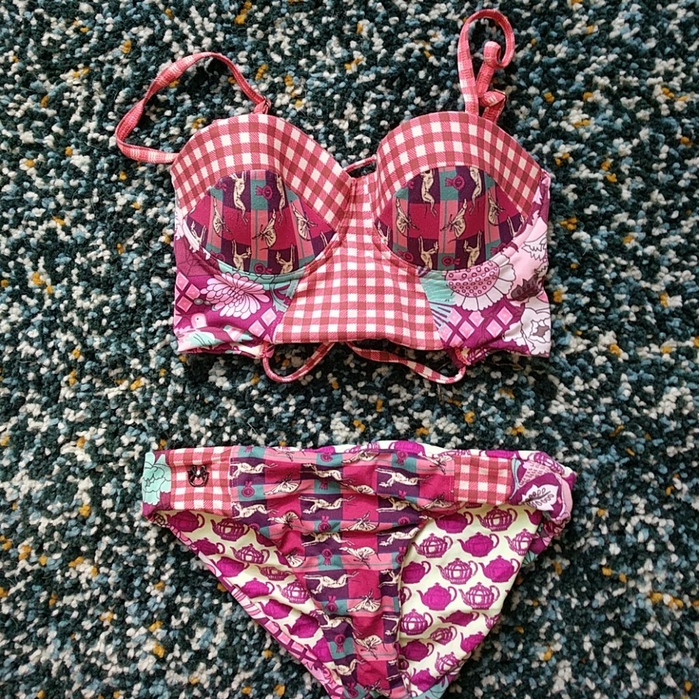 Maaji grey hound and tea pot reversable swim set